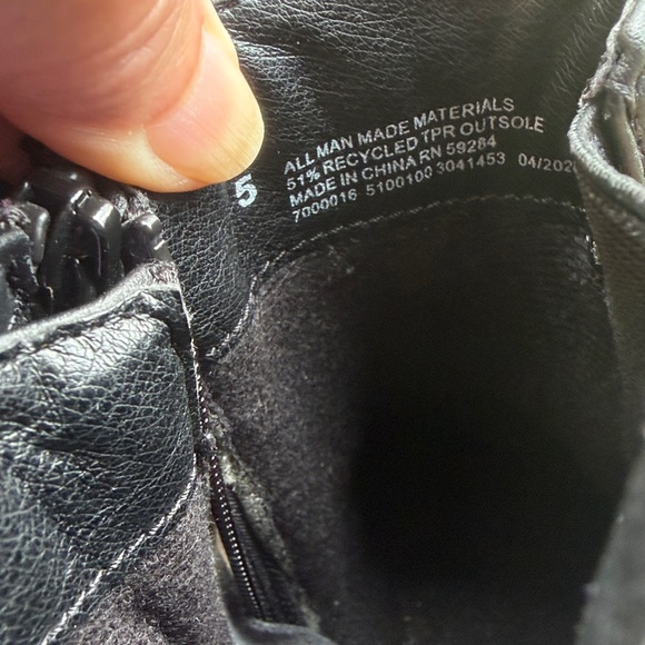 The Children’s Place Black Ankle Boots size 5 - Picture 6 of 7